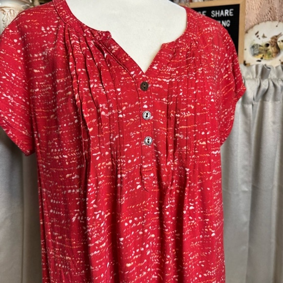 Red Relaxed Buttoned Blouse with Mandarin Collar - Picture 3 of 5